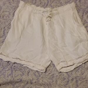 New Directions White High Waist Shorts